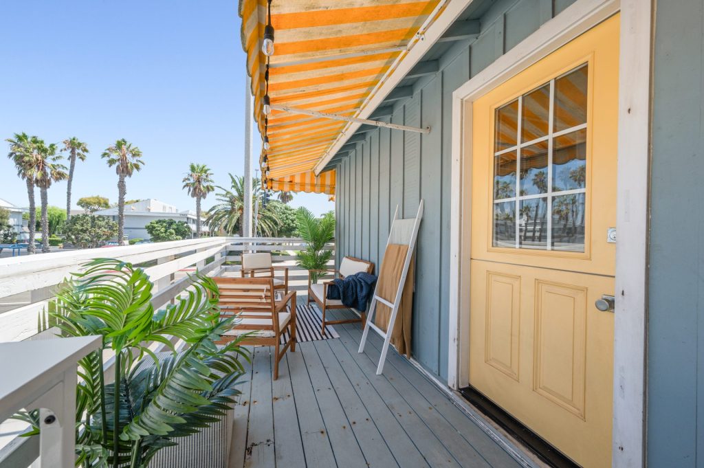 17061 Pacific Coast Hwy, Huntington Beach, CA 92649